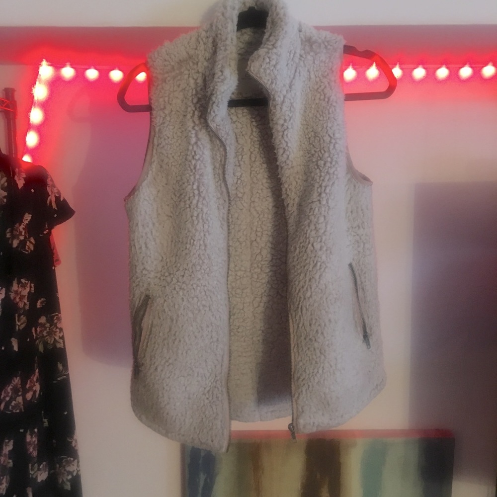 Warm vest beige